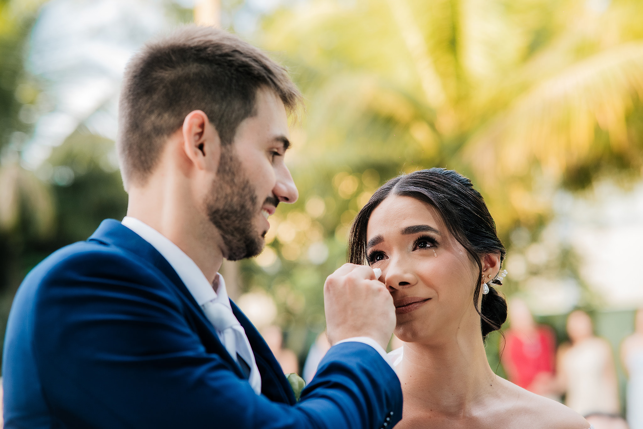 Fotografia espontânea em casamento na praia de Guriri